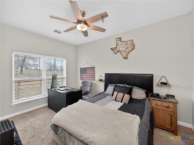 494 Flash Circle, Luling, TX 78648