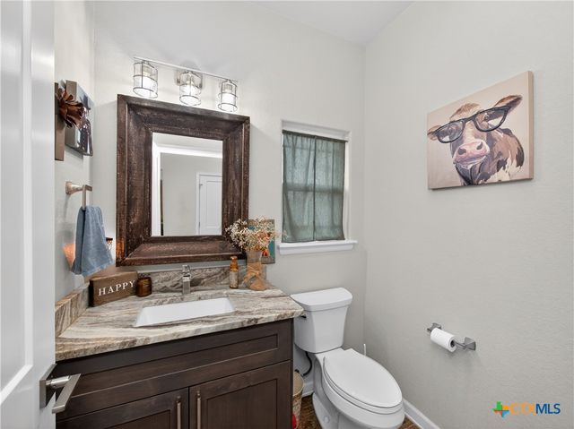 494 Flash Circle, Luling, TX 78648