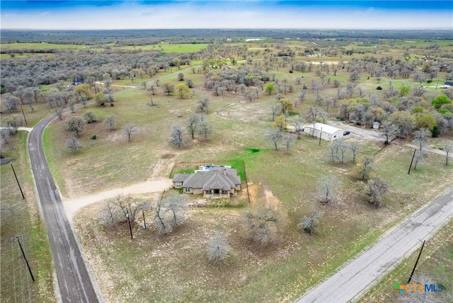 494 Flash Circle, Luling, TX 78648