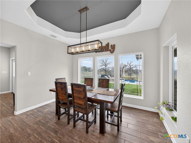 494 Flash Circle, Luling, TX 78648