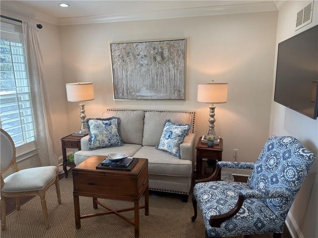 7 LeMans Court, Prairie Village, KS 66208