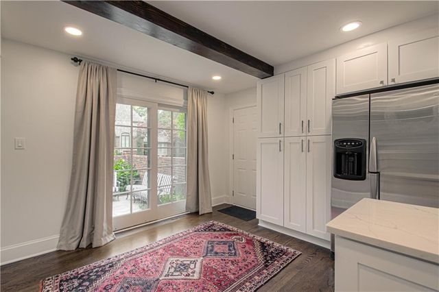 7 LeMans Court, Prairie Village, KS 66208