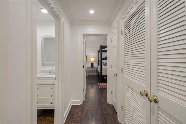 7 LeMans Court, Prairie Village, KS 66208