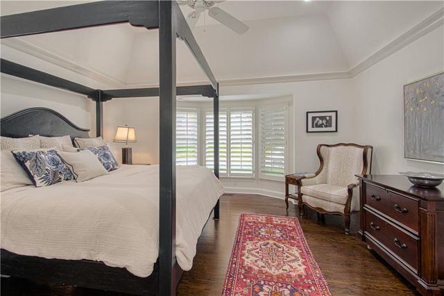 7 LeMans Court, Prairie Village, KS 66208