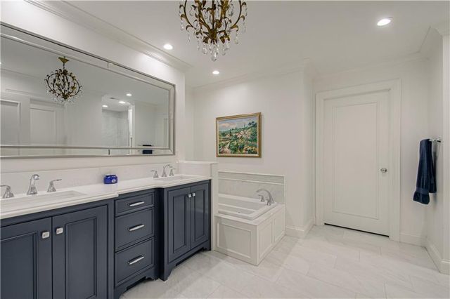 7 LeMans Court, Prairie Village, KS 66208