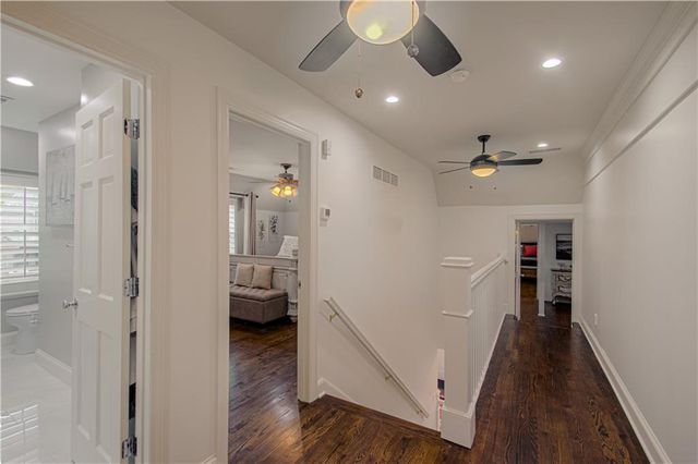 7 LeMans Court, Prairie Village, KS 66208