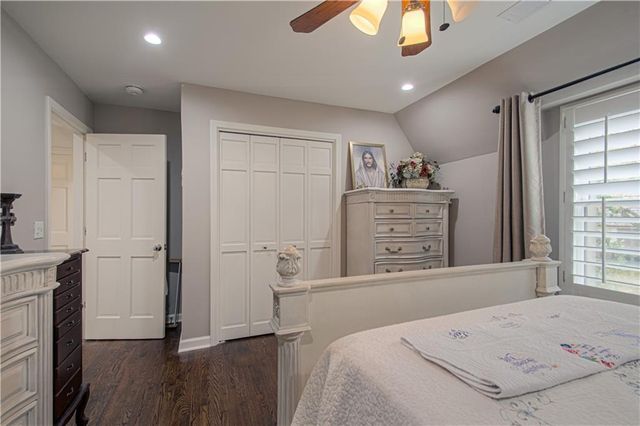 7 LeMans Court, Prairie Village, KS 66208