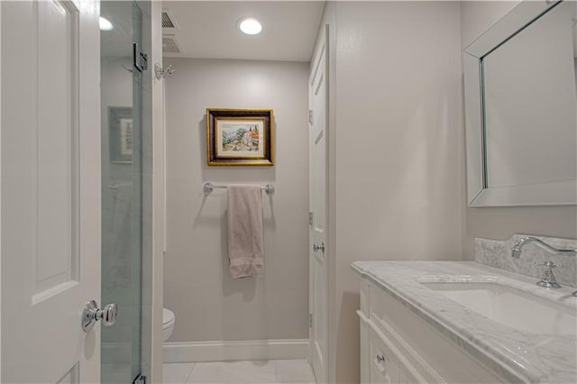 7 LeMans Court, Prairie Village, KS 66208