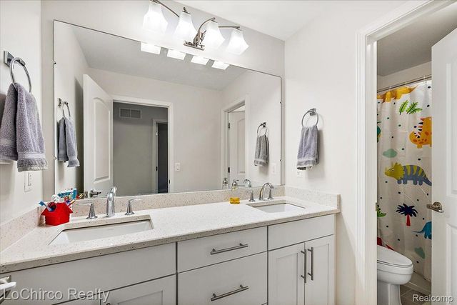 43722 Bolingbrooke Lane, Novi, MI 48377