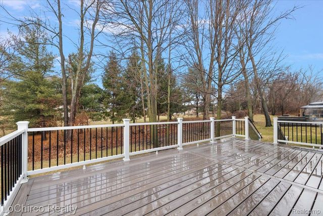 43722 Bolingbrooke Lane, Novi, MI 48377