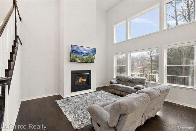 43722 Bolingbrooke Lane, Novi, MI 48377