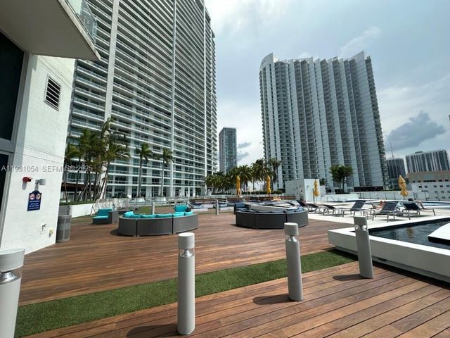 92 SW 3rd St 1408, Miami, FL 33130