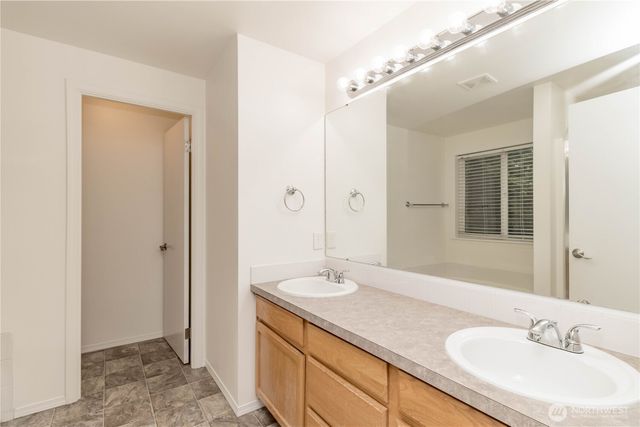 18327 39th Avenue Ct E, Tacoma, WA 98446