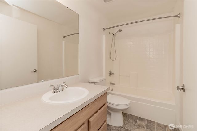 18327 39th Avenue Ct E, Tacoma, WA 98446