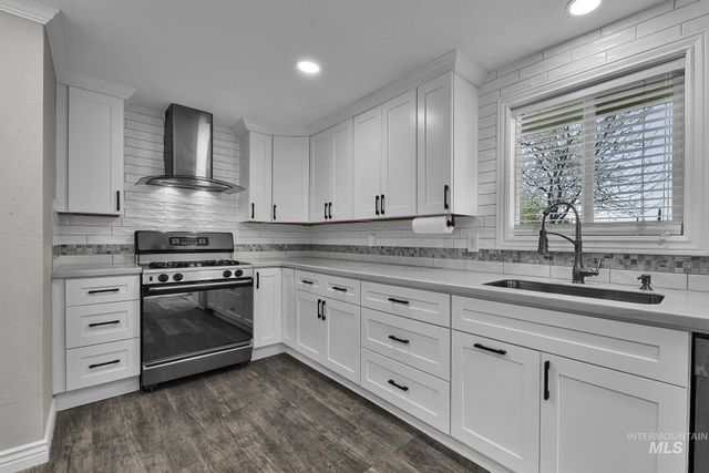 353 S Ash Ave, Kuna, ID 83634