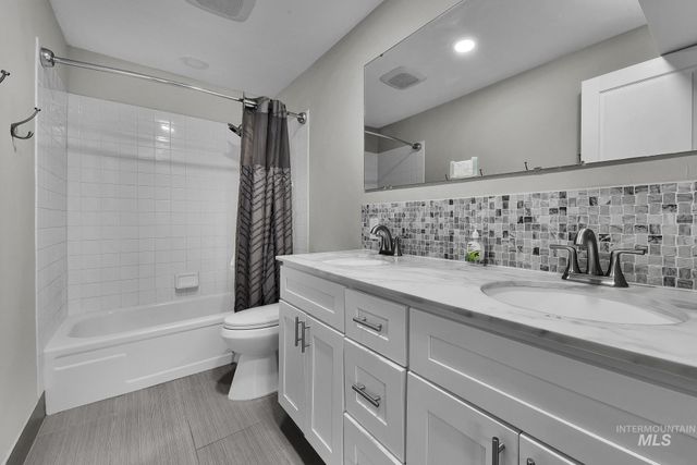 353 S Ash Ave, Kuna, ID 83634