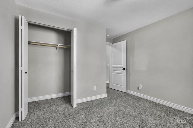 353 S Ash Ave, Kuna, ID 83634