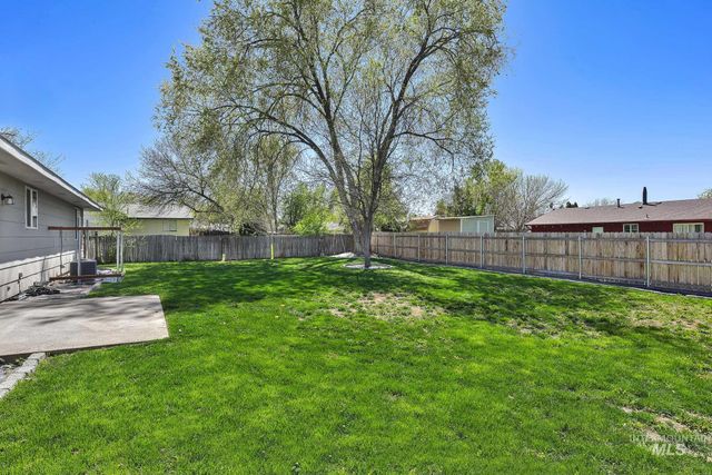 353 S Ash Ave, Kuna, ID 83634