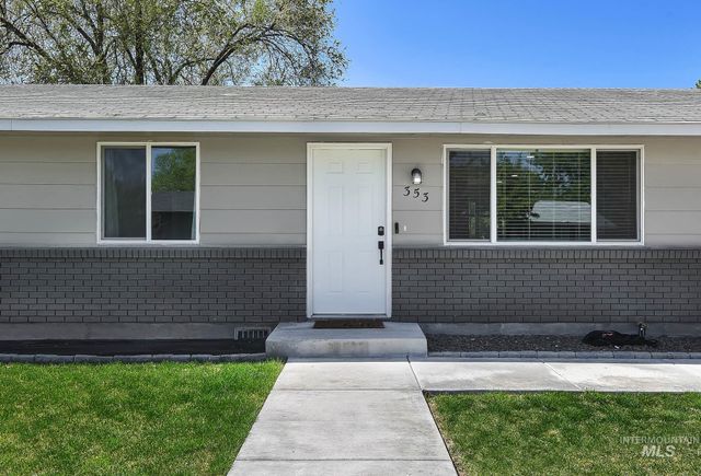 353 S Ash Ave, Kuna, ID 83634
