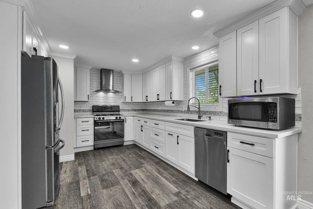 353 S Ash Ave, Kuna, ID 83634