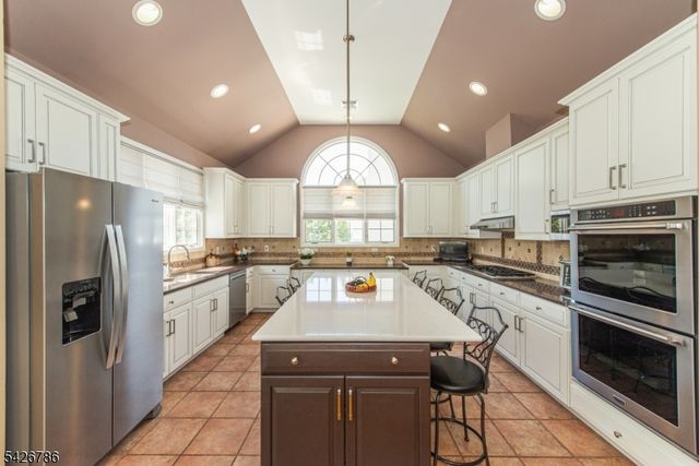20 Ralph Dr, Fairfield Twp., NJ 07004