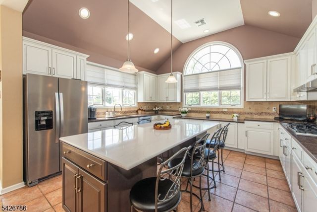 20 Ralph Dr, Fairfield Twp., NJ 07004