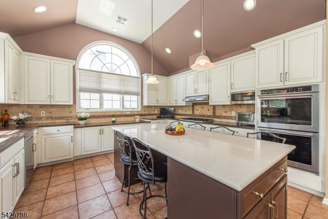 20 Ralph Dr, Fairfield Twp., NJ 07004