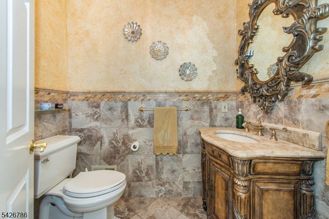20 Ralph Dr, Fairfield Twp., NJ 07004