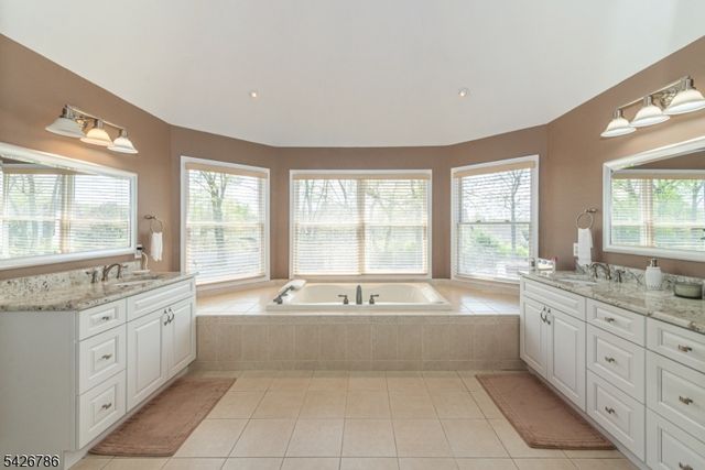 20 Ralph Dr, Fairfield Twp., NJ 07004