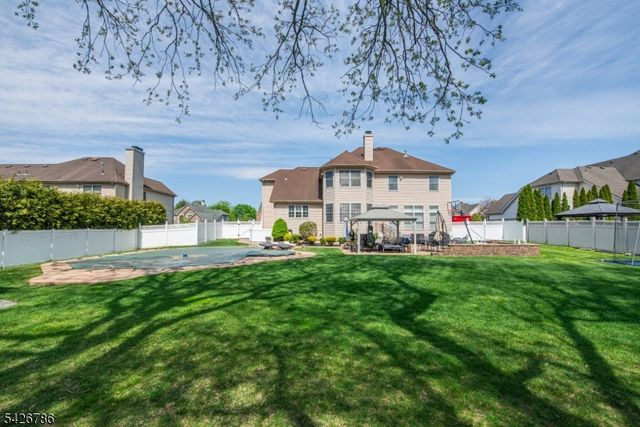20 Ralph Dr, Fairfield Twp., NJ 07004
