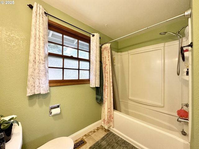 1563 Se 11TH St, Gresham, OR 97080