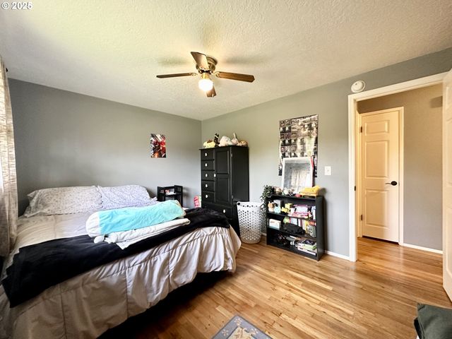 1563 Se 11TH St, Gresham, OR 97080