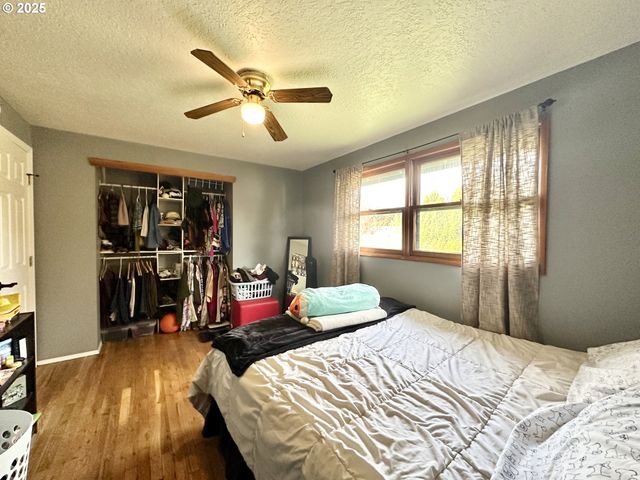 1563 Se 11TH St, Gresham, OR 97080