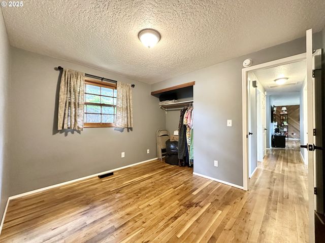 1563 Se 11TH St, Gresham, OR 97080