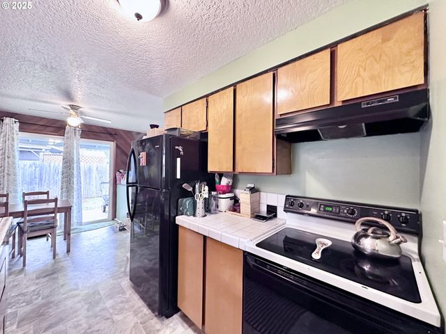 1563 Se 11TH St, Gresham, OR 97080