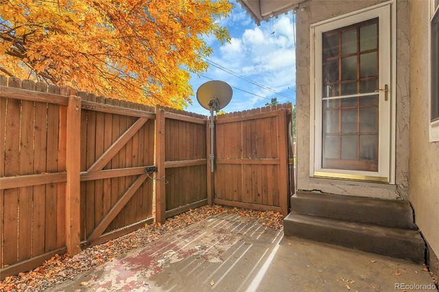2301 E Fremont Avenue U05, Centennial, CO 80122