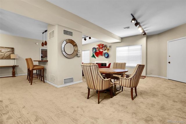 2301 E Fremont Avenue U05, Centennial, CO 80122