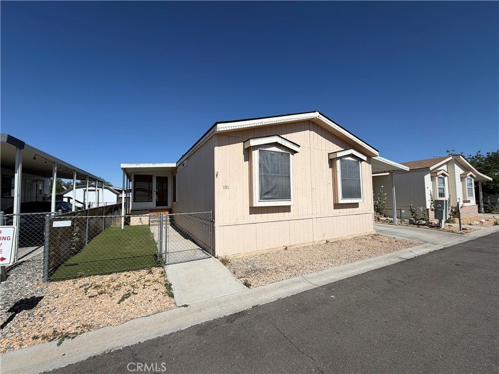 Image 1 of property listing at 20843 Waalew C101, Apple Valley, CA 92307