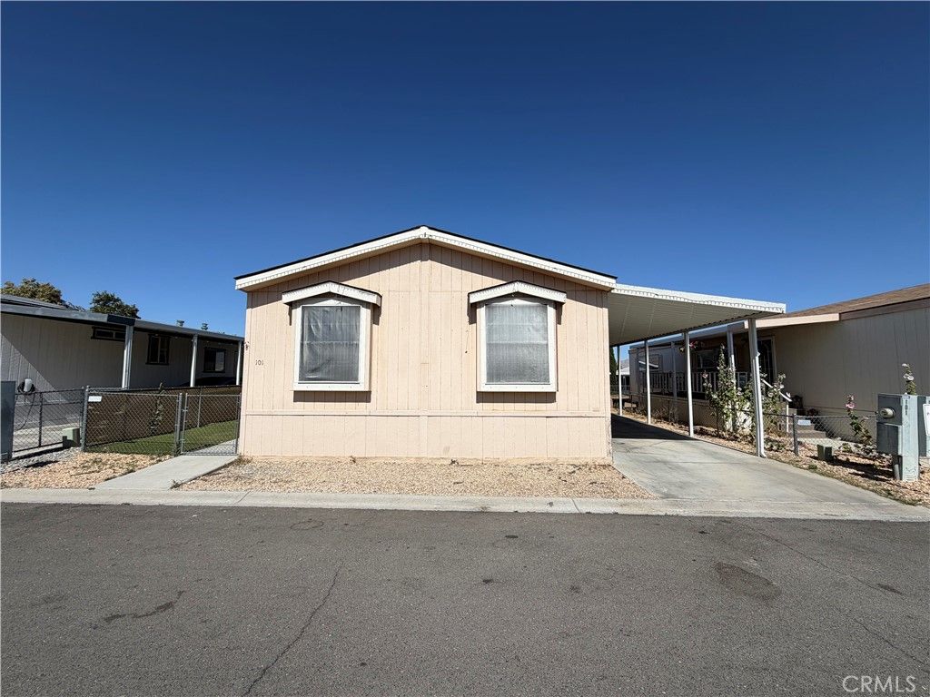 Image 2 of property listing at 20843 Waalew C101, Apple Valley, CA 92307