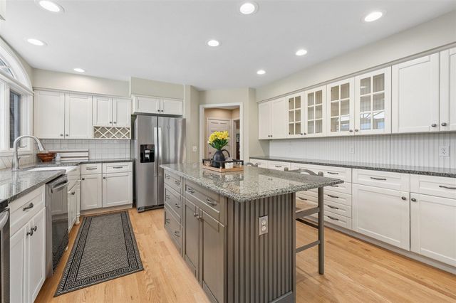 7354 Oak Shore Drive, Portage, MI 49024