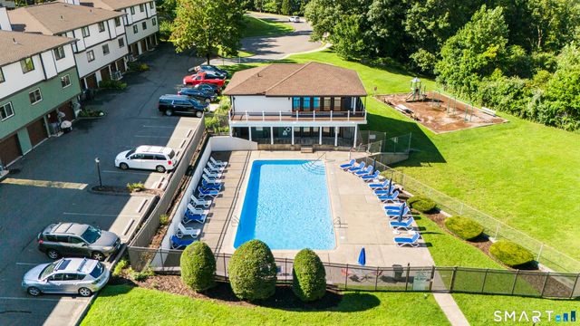 27 Crows Nest Lane 17G, Danbury, CT 06810