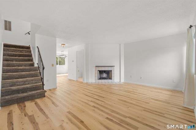 27 Crows Nest Lane 17G, Danbury, CT 06810