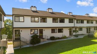 27 Crows Nest Lane 17G, Danbury, CT 06810