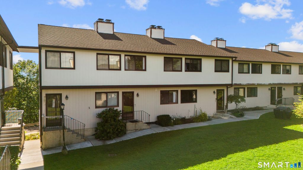 27 Crows Nest Lane 17G, Danbury, CT 06810