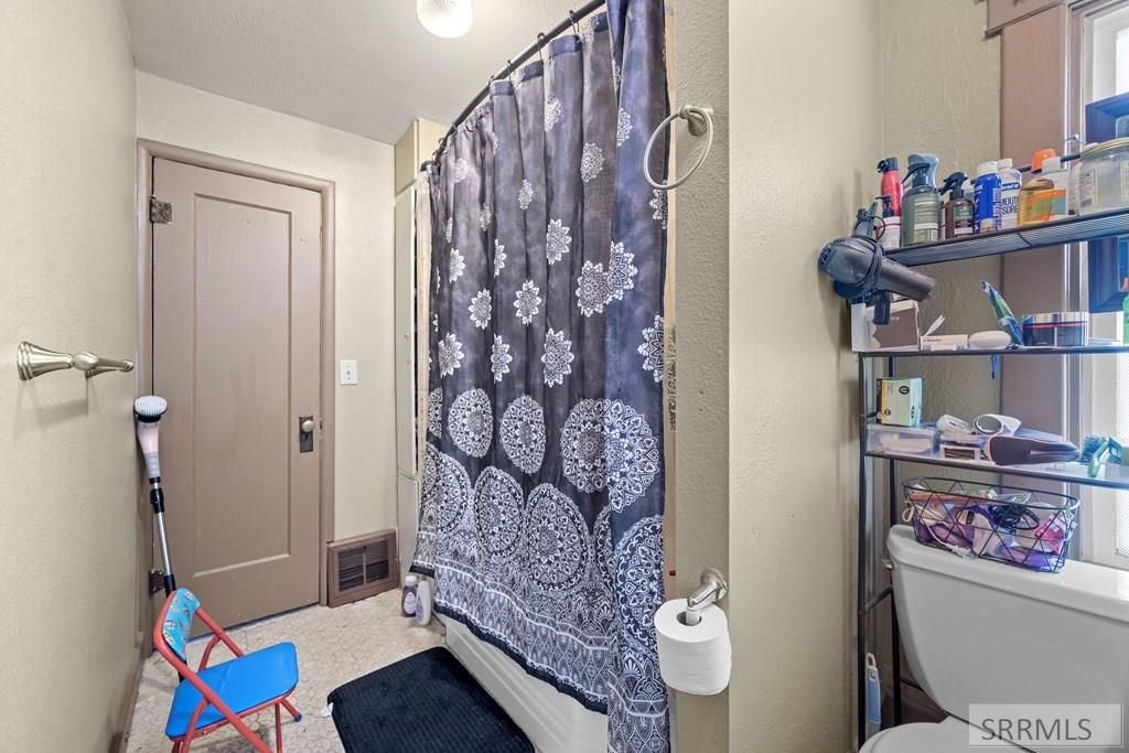 Image 15 of property listing at 406 1st W, Ririe, ID 83443