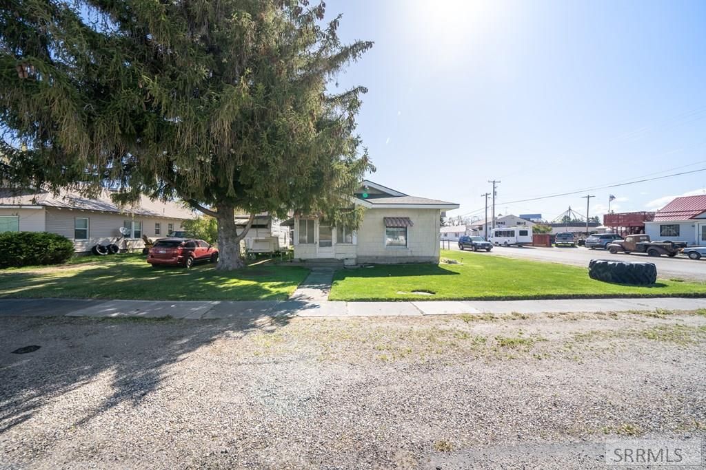 Image 2 of property listing at 406 1st W, Ririe, ID 83443