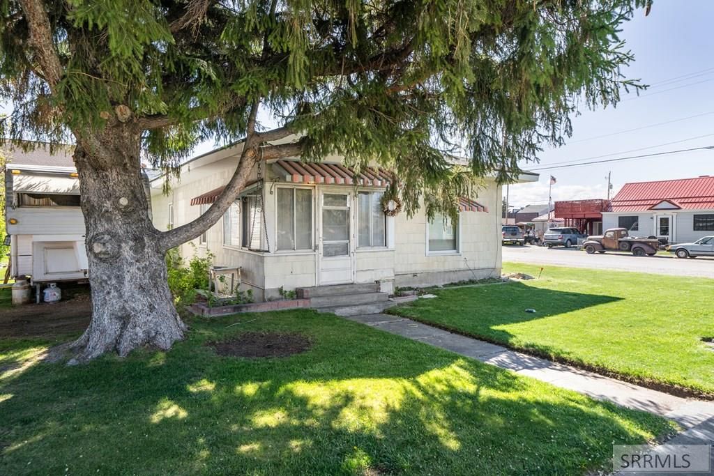 Image 27 of property listing at 406 1st W, Ririe, ID 83443