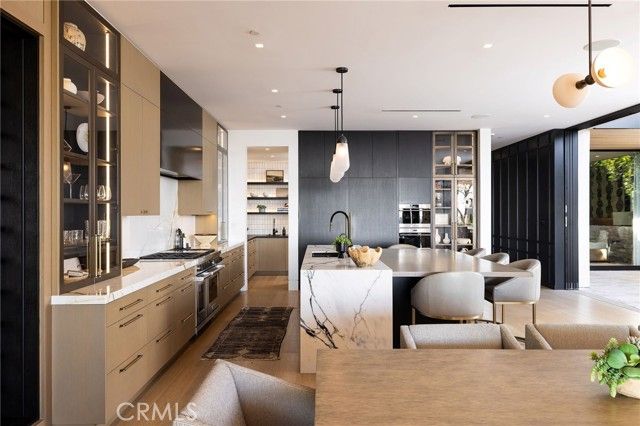 2304 Cliff, Newport Beach, CA 92663