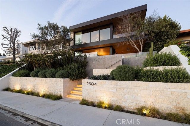 2304 Cliff, Newport Beach, CA 92663