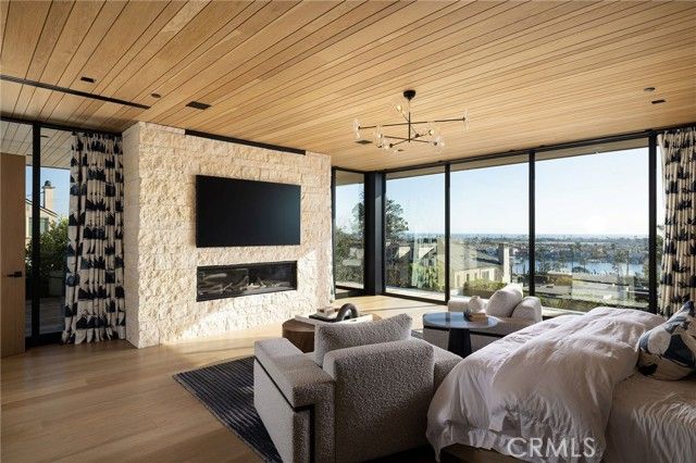 2304 Cliff, Newport Beach, CA 92663